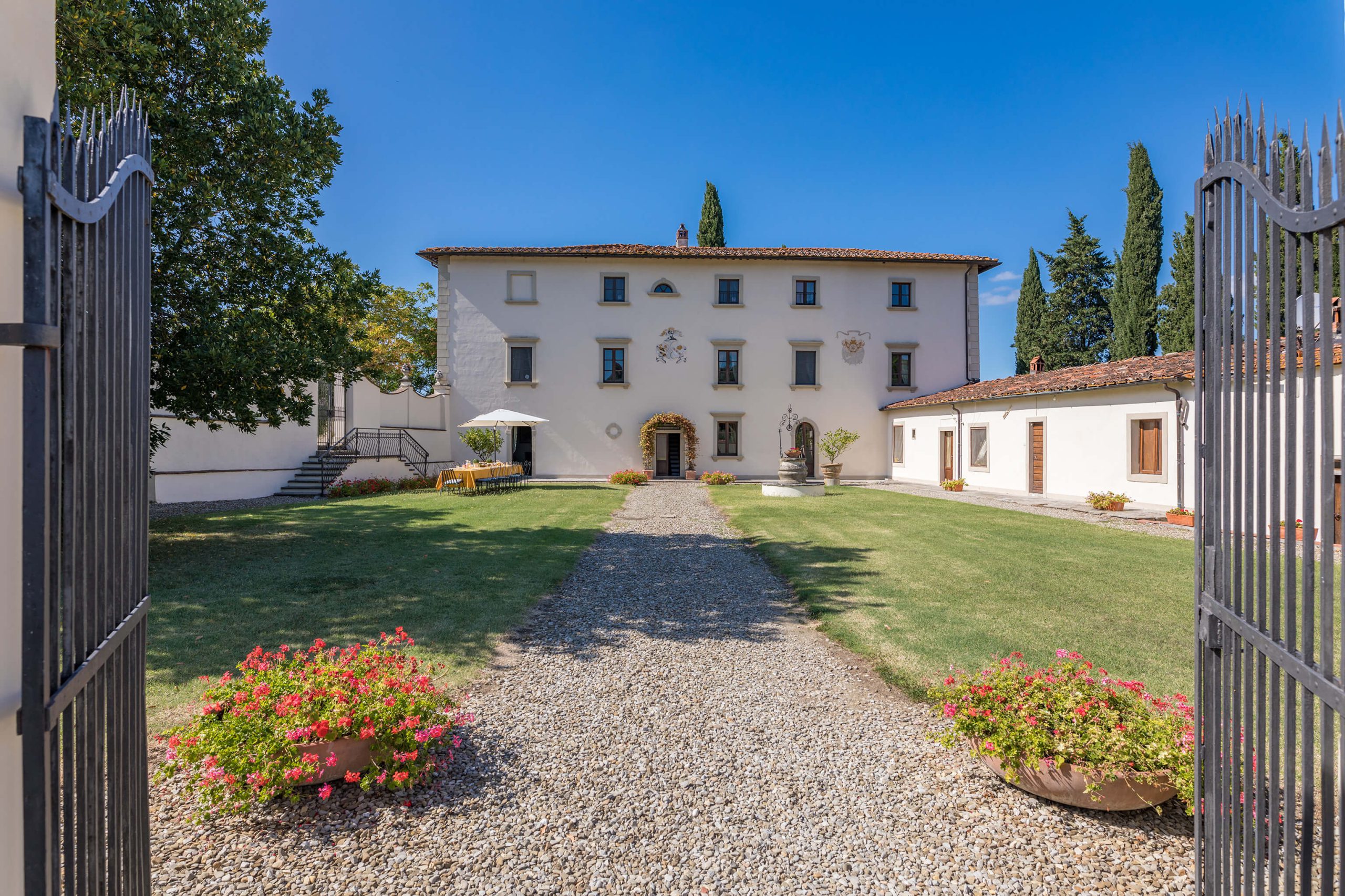 Historic villa near Arezzo by Emma Villas