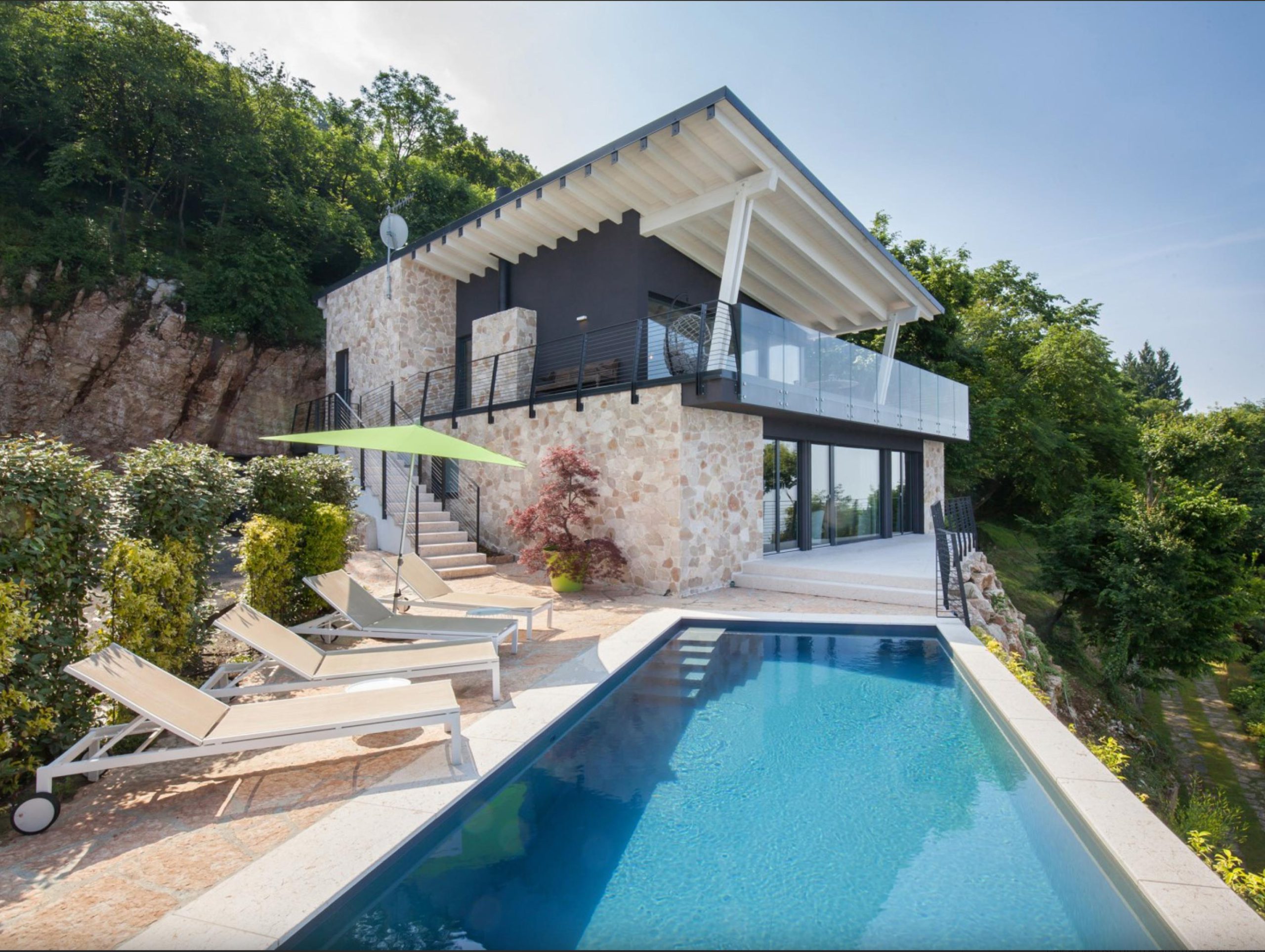 villa con piscina sul Lago di Garda