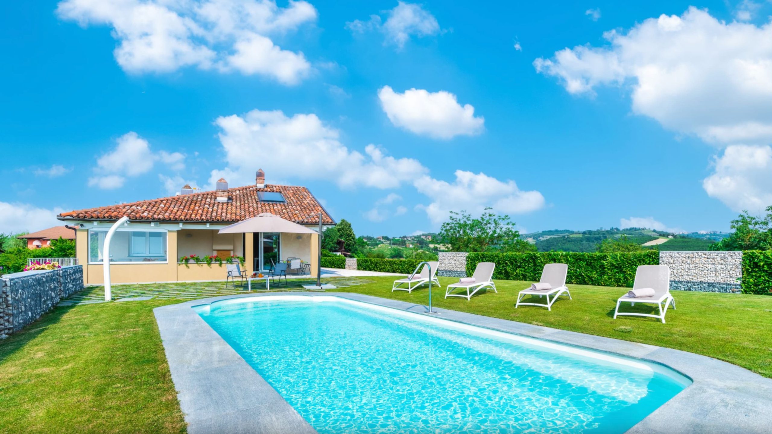 villa with pool in piedmont, in the north of Italy